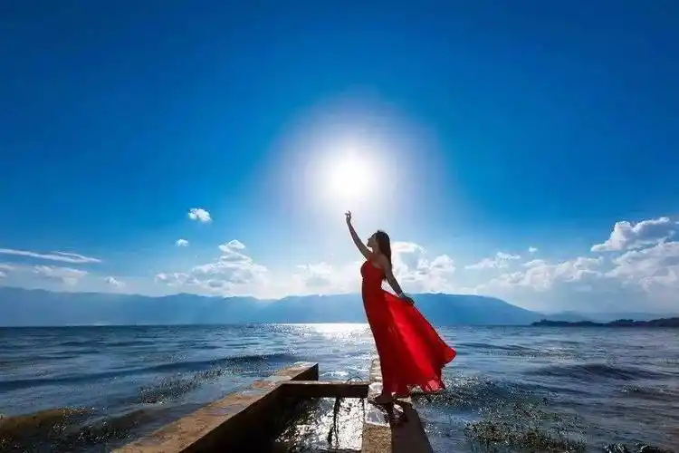 朗诵做一个自带阳光的人