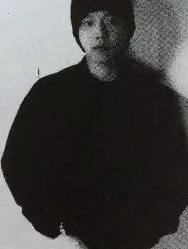 窦唯的颜值下滑也从秃头开始.