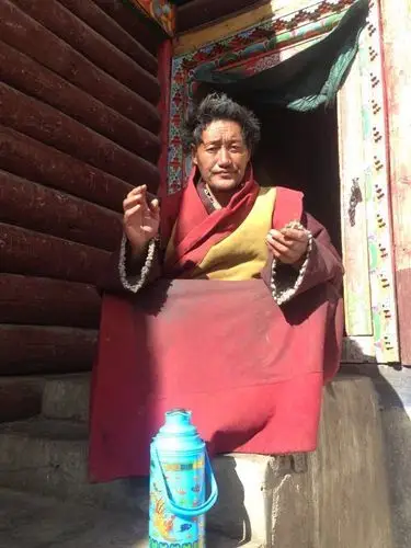 神奇,钦哲活佛相赠的红带中竟自生舍利