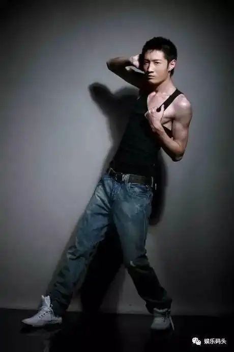 张爱朋经不住诱惑起生理反应,白百何竟然使用一指禅,抚摸张爱朋下体