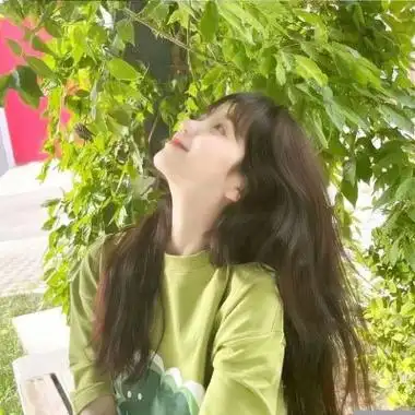 气质文静的优雅文艺森系女生头像 干净温柔很精致的小清新女头