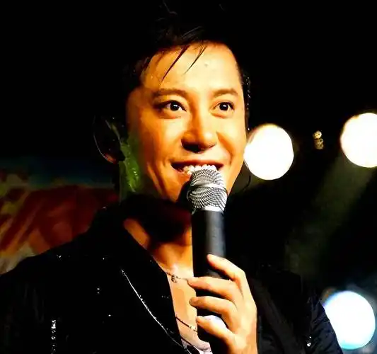 广州新时代影音公司的签约,刘德华的合作,每一个选择,都让他走得更远