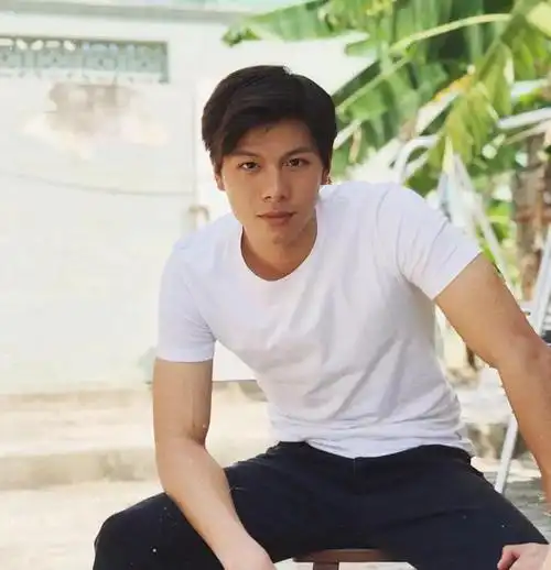 新加坡小花李凯馨被男明星以"骚扰罪名"起诉?本人回应来了