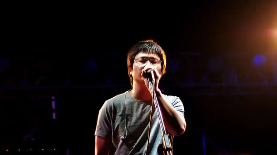 行舟乐评:内地乐坛第一民谣歌手李志,一个南京气质的音乐游民