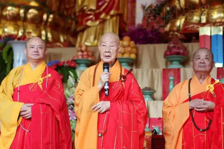 台湾中国佛教会名誉理事长净良长老开示 (图片来源:菩萨在线 摄影:妙