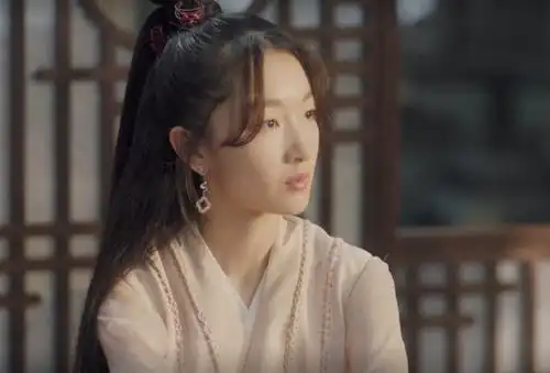 周冬雨首部古装剧颜值遭碾压 演技浮夸影后滤镜碎裂