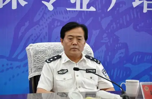 鲍毅民政委在开学典礼上讲话出席会议的领导同志会议现场合影留念新闻