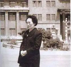 李淑贤和溥仪夫妻情深,死后却坚决不跟溥仪葬在一起,原因是什么_周晓