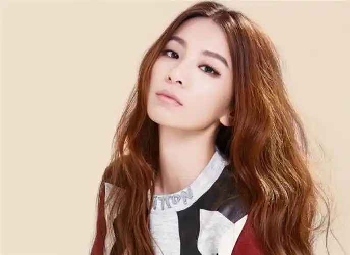 但是最后,他们并没有在一起的,而且林俊杰在目前也是没有女朋友的