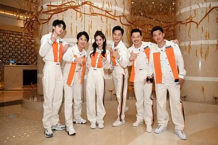 第一次合影,出发吧!