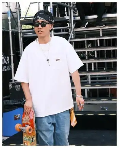 好看又有趣,让rapper穿搭走近生活,说不定你是路人版的王琳凯