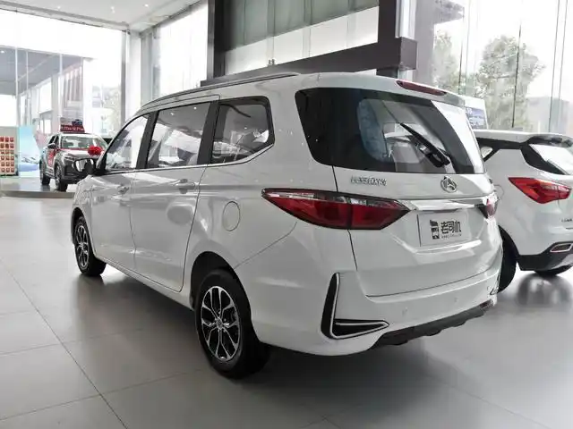 面包车的价格买个7座mpv,7.2l油耗全家用神车,实拍长安欧尚长行