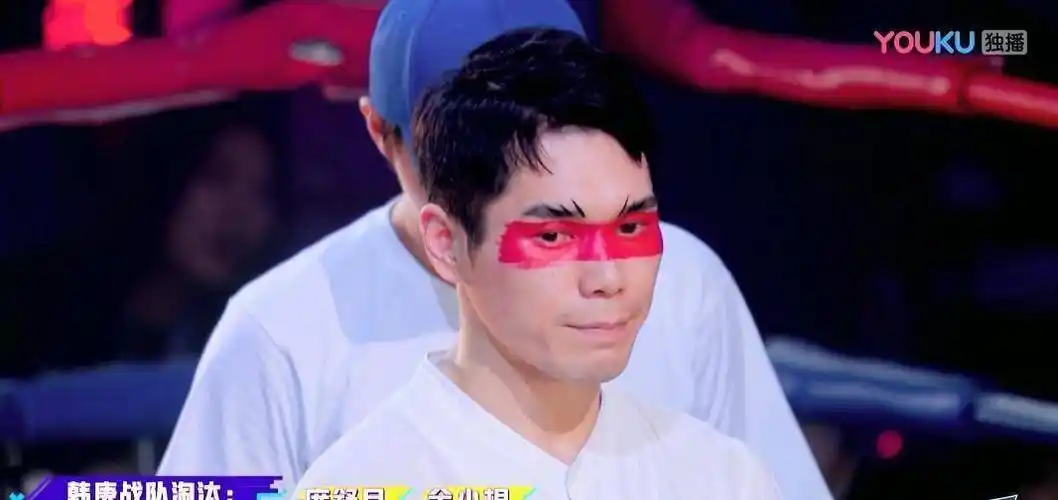 的时候,现场一片哗然,易烊千玺满脸诧异,选手franklin的表情同样夸张