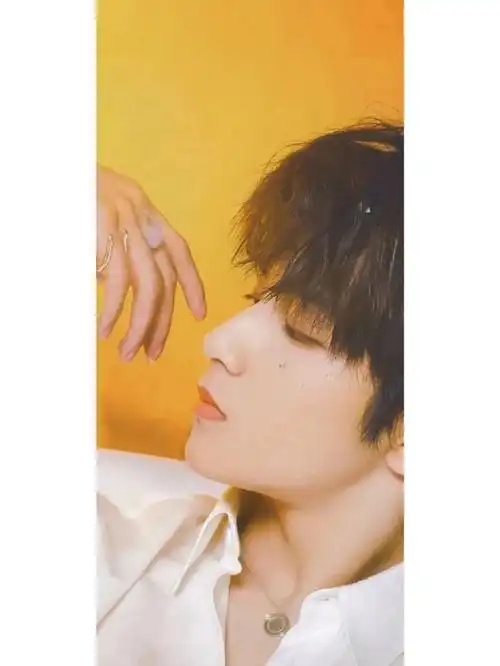 刘耀文壁纸后台私我发图