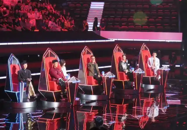 2021《中国好声音》高燃回归,全新4 4模式开启新征程