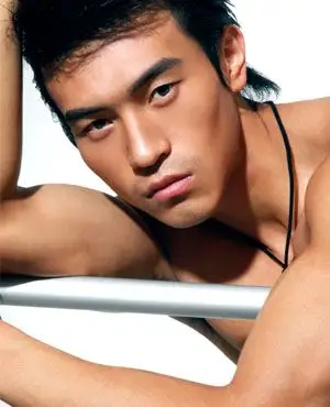 超级新面孔:纪焕博