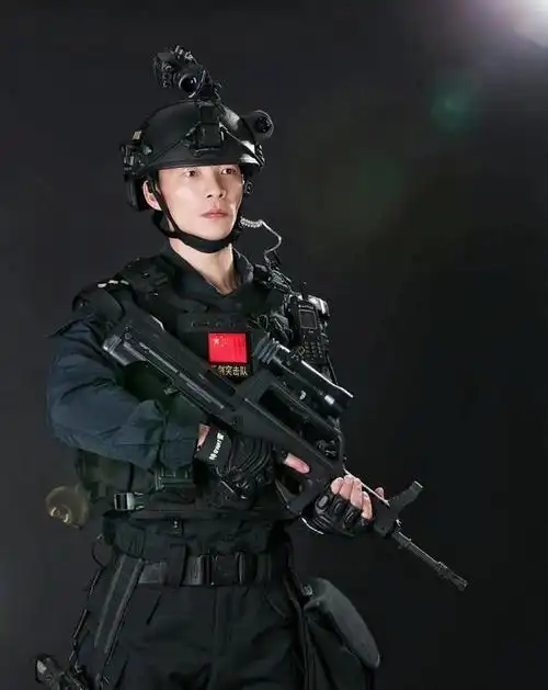 刚毅英勇,成绩斐然是擅长料理家务的生活达人生活中的他,心有猛虎,细