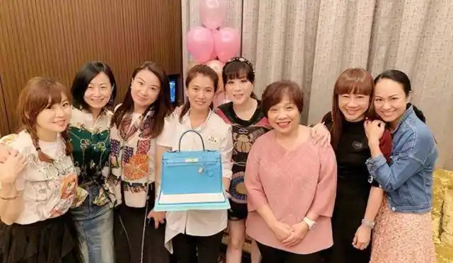 48岁袁咏仪晒生日照,吐槽张智霖送包鱼,网友:真包安排上_张大仙_节目