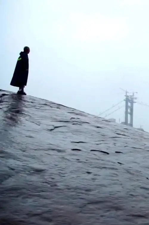 重庆海尔路上的魔鬼与天使风月场捞尸队屠宰场古寺墓地