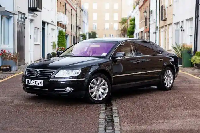 "带字母的"w12大众辉腾在经典车拍卖市场受到追捧