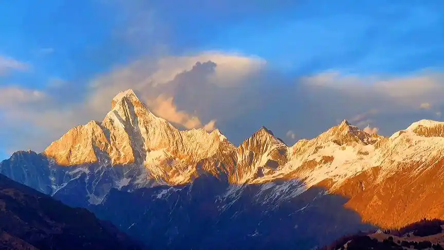 四姑娘山的绝美日落金山