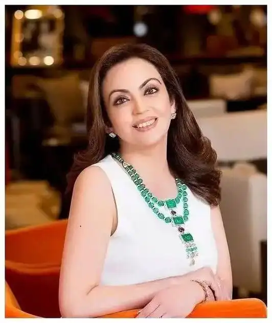 印度富婆妮塔儿的生活到底有多奢靡?