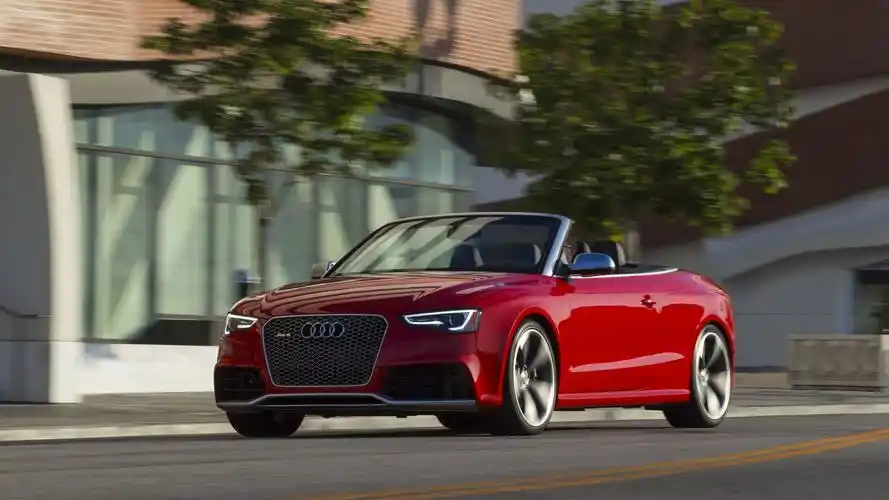 奥迪rs5敞篷跑车