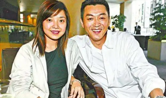 2007年,吴倩莲做了决定嫁给圈外的平民丈夫,并且自此淡出娱乐圈.