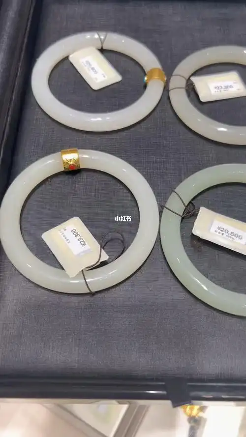 周大福国玉传承手镯