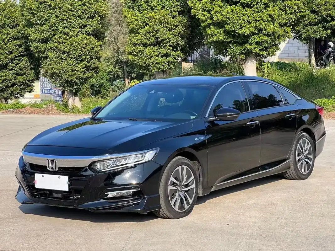 2020年6月本田雅阁,2.0l混动锐领版,6万多公里,双电 - 抖音