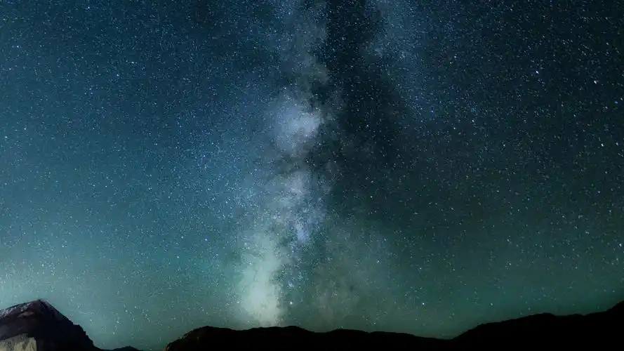 繁星点点的天空