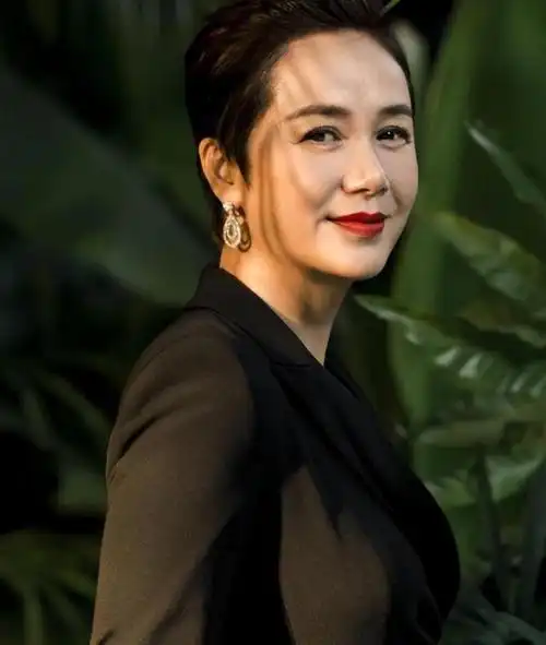 看了蒋雯丽的旧照才明白顾长卫王全安为啥相继沦陷,千娇百媚