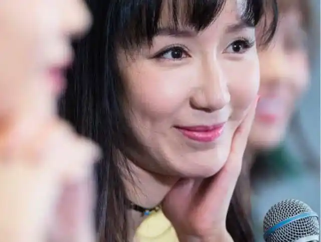 "沉迷"玻尿酸的明星,好好的脸非要作妖,现在后悔了吗?