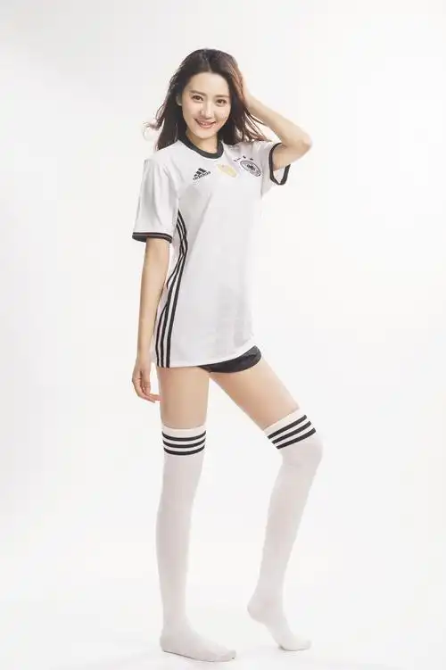 闻阳,原名黄婷婷,女,1990年5月15日出生于