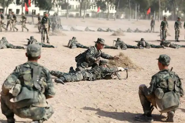 战术训练砥砺新兵血性虎气