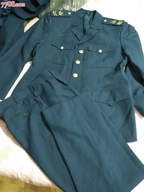 使用过的新式空军春秋常服送肩章空蓝毛料制服军装