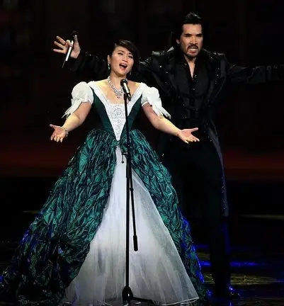 【图】2012费翔朱桦到访《时尚健康》 自爆与费帅"亲密无间"