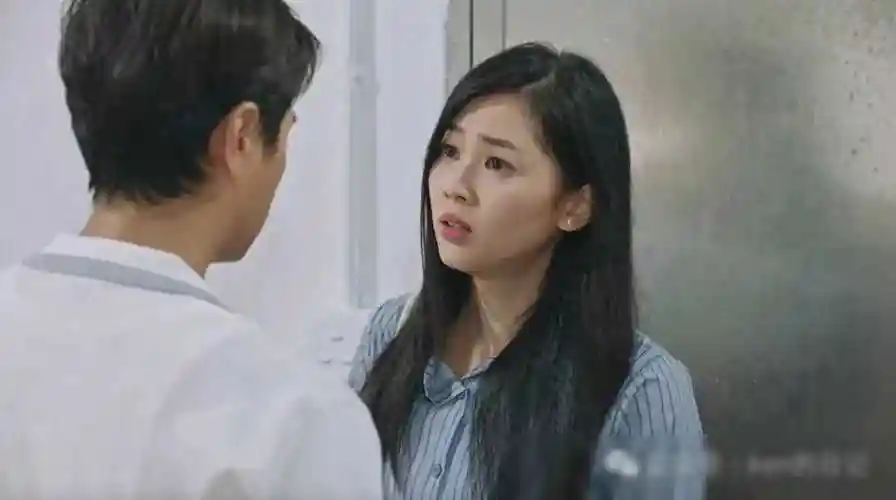 港剧逆天奇案2郑俊弘郭柏妍恋情引热议40岁与27岁擦出火花