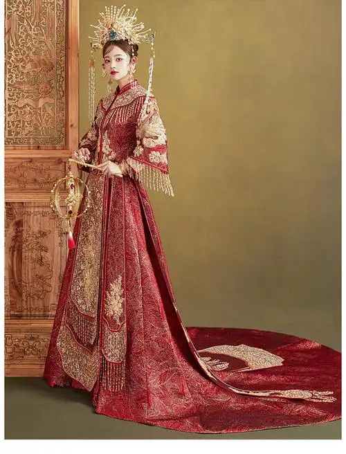 秀禾服新娘2019新款凤冠霞帔结婚古装婚纱中式礼服拖尾秀禾中国风t