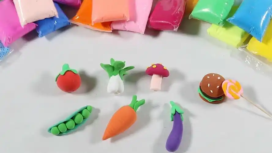 手工简易小制作教你如何捏出小白兔和白菜儿童太空泥