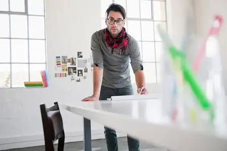 外国人设计师图片-外国人设计师素材-外国人设计师插画-摄图新视界