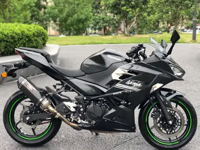 出22款川崎ninja400