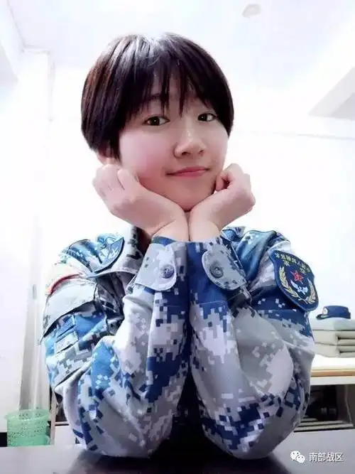 空军通信女兵连续18年荣立集体三等功致敬南部女兵集体⑥