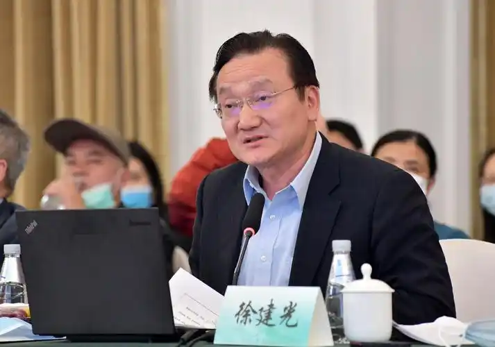 上海中医药大学校长徐建光杨浦东摄