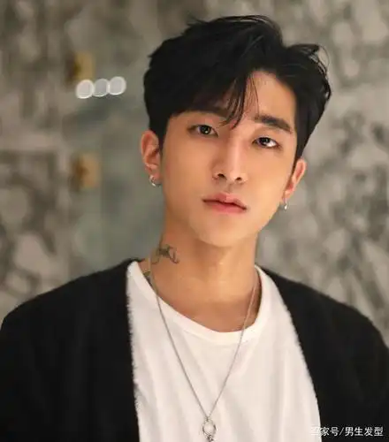 男生别迷恋"锡纸烫",理发师推荐3款发型,剪完变身帅气小潮男