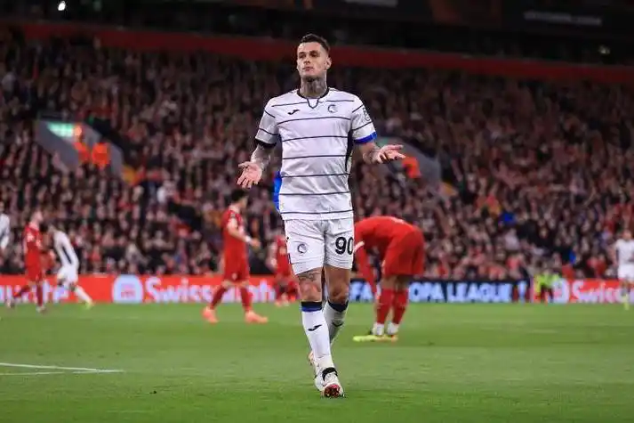 斯卡马卡是第一位在安菲尔德正式比赛双响的意大利球员