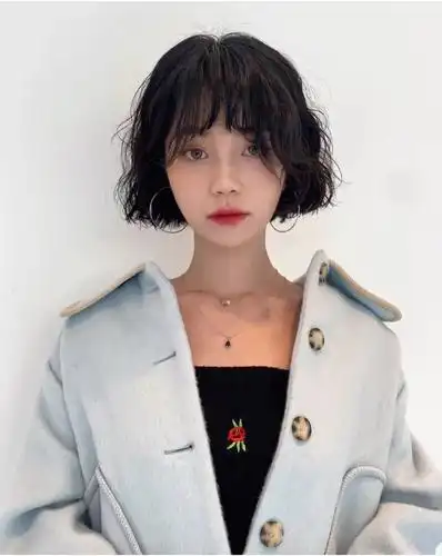 经典百搭的齐耳短发发型,造型更多变,修饰脸型好打理