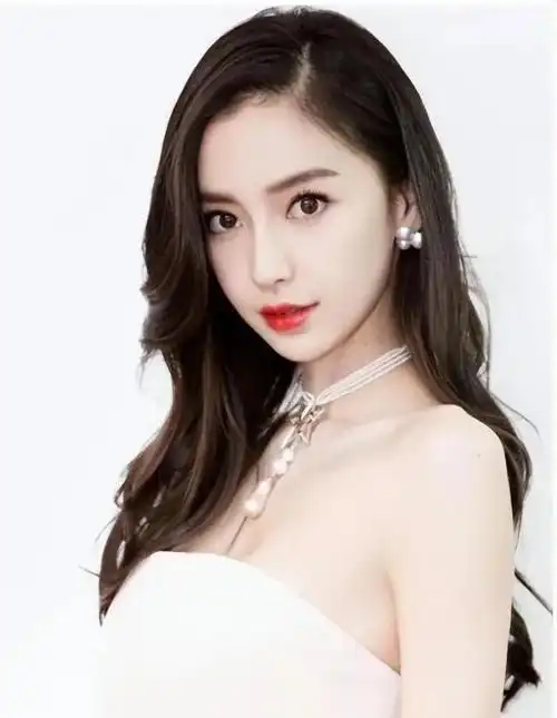 引起的,虽然没有确切的依据,但此事引发了网民对杨颖的微博及经纪公司