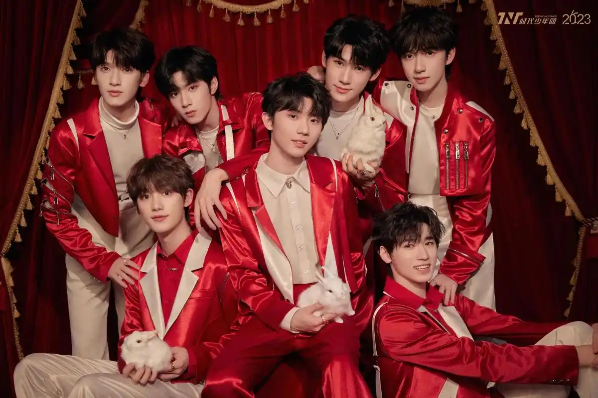 tnt时代少年团 高歌向前迎新岁,青春年少正当燃 新篇章, - 抖音