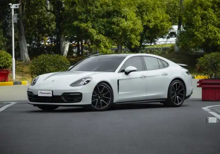 21年白色帕拉梅拉带sc